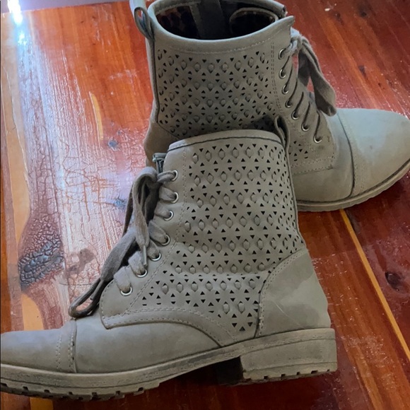 Boots - Picture 1 of 4